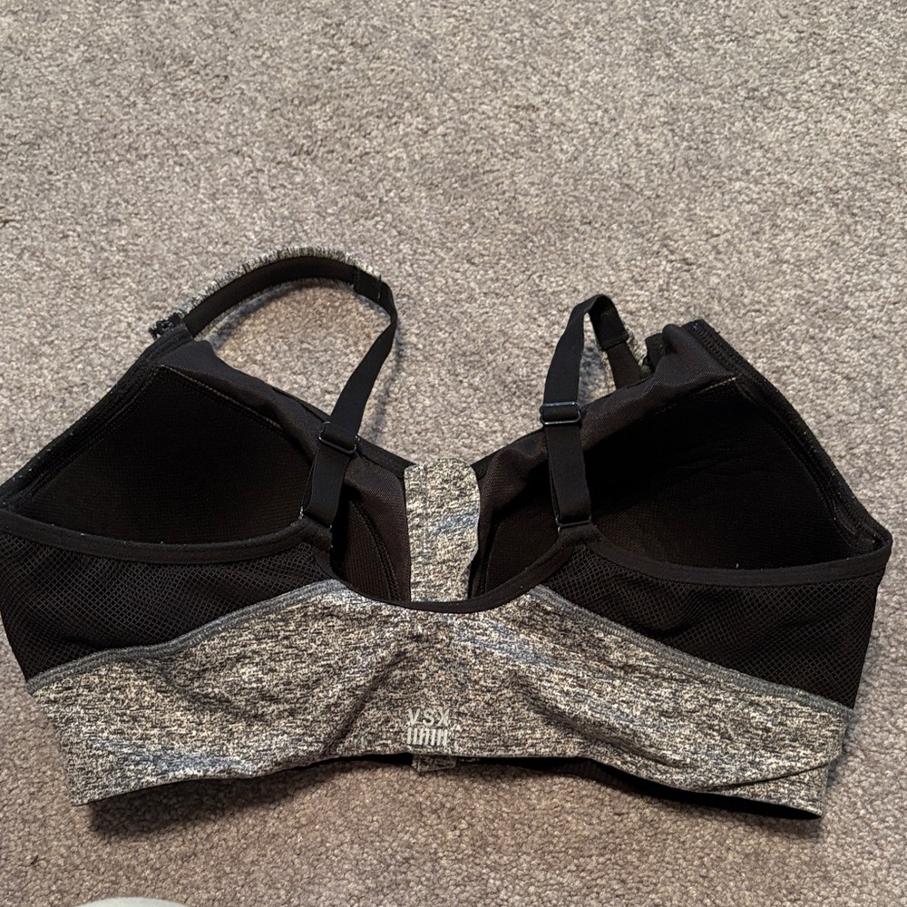 Victoria's Secret Zipper Sports Bra - Picture 3 of 8